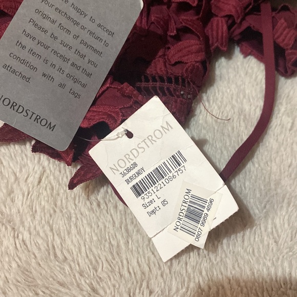 It’s New!! Burgundy light lace and lined. Screaming sexy a show stopper! - Picture 10 of 10